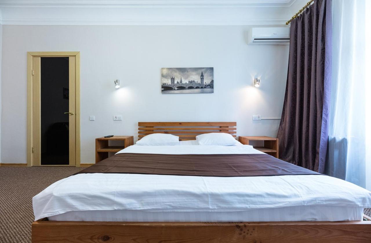 Guest House "Vladimirskaya 42" Κίεβο Εξωτερικό φωτογραφία