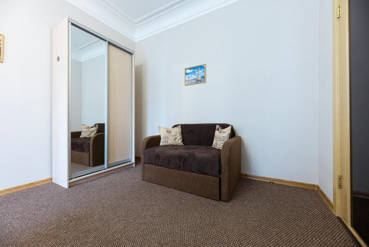 Guest House "Vladimirskaya 42" Κίεβο Εξωτερικό φωτογραφία
