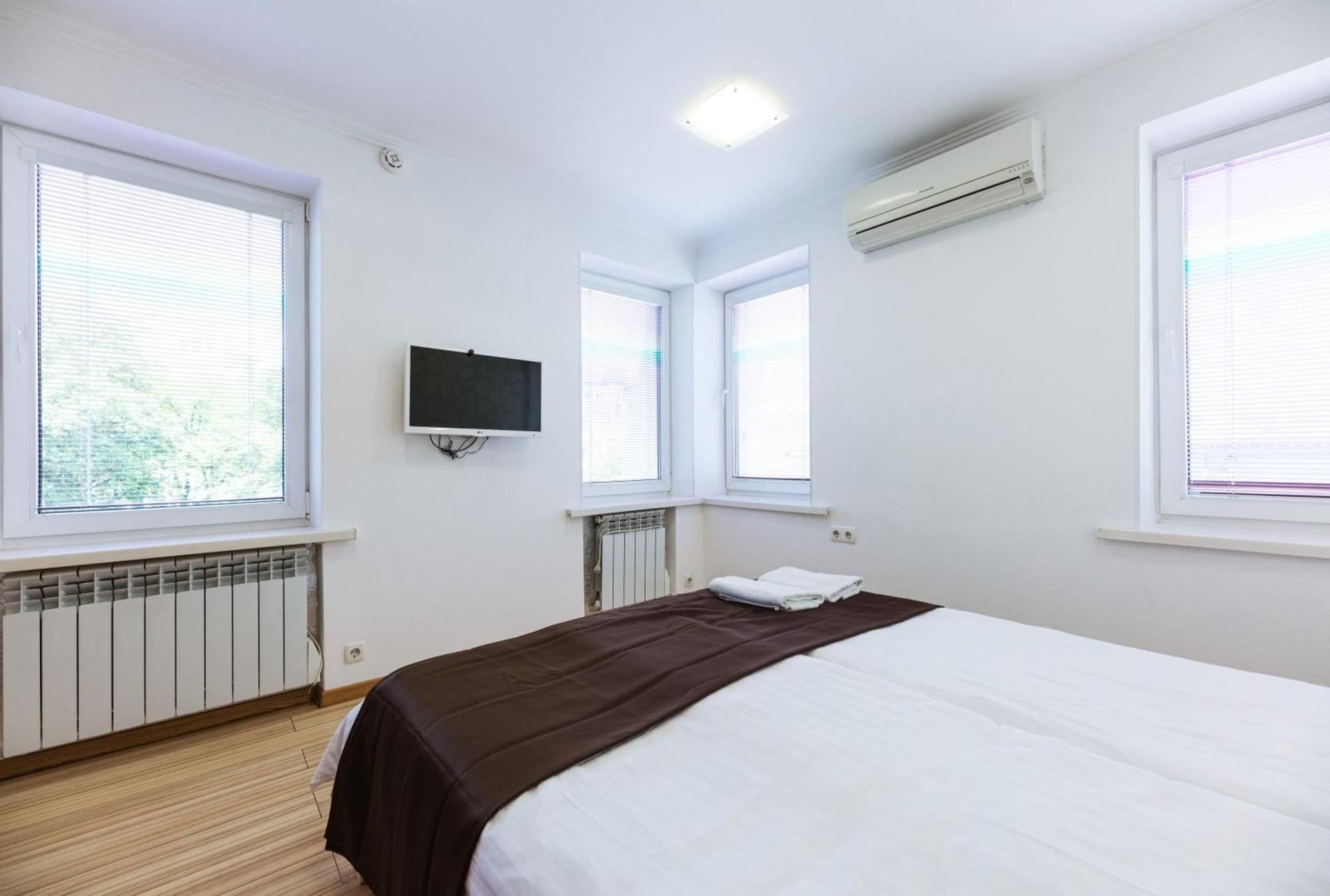 Guest House "Vladimirskaya 42" Κίεβο Εξωτερικό φωτογραφία